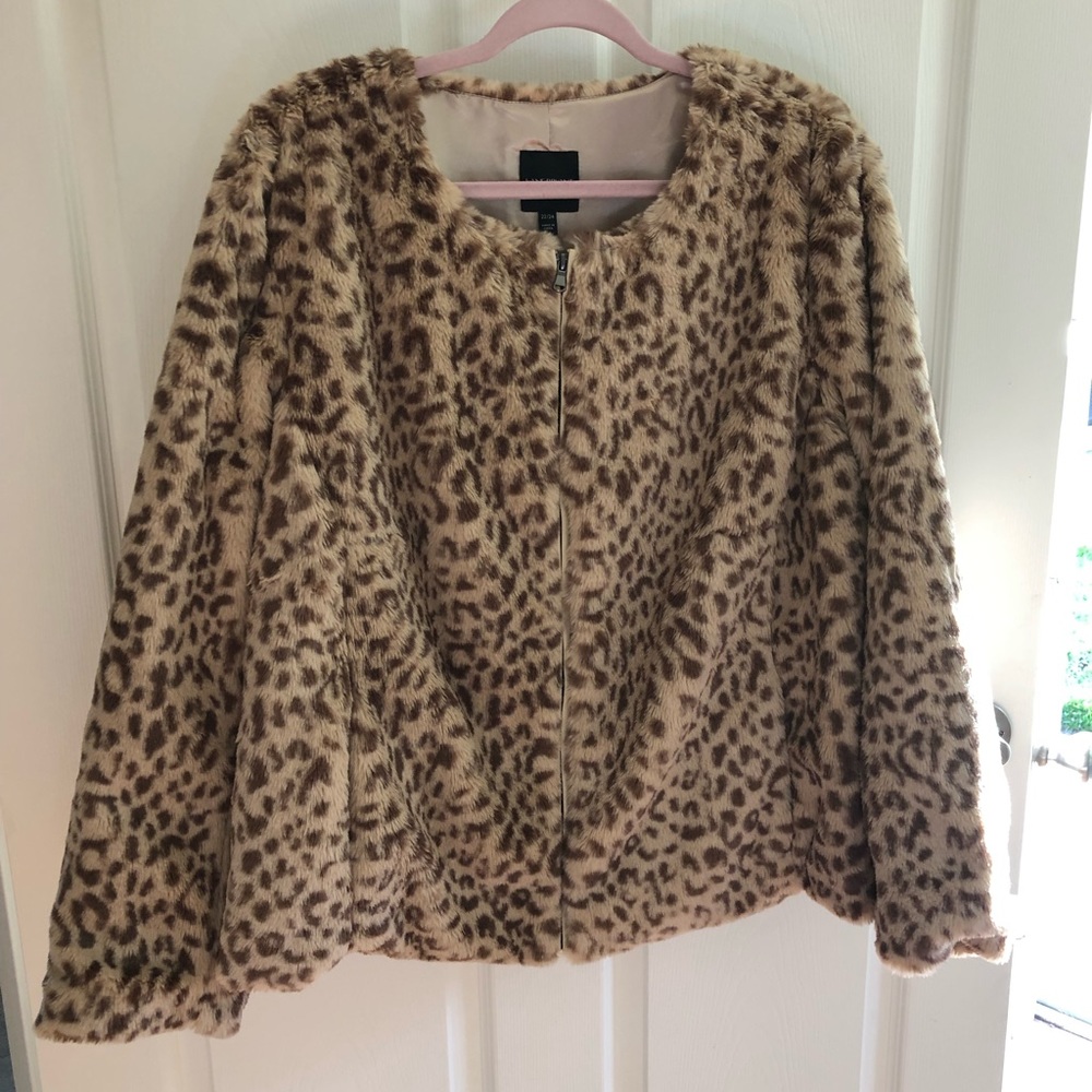 GORGEOUS ANIMAL PRINT FAUX FUR JACKET CRUELTY FREE NWT